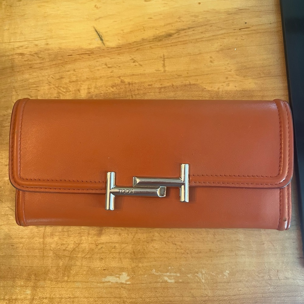 Tods long Wallet-Pre loved !